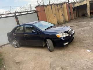 A picture of Corolla 2004