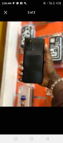 A picture of Infinix hot 12i gb64 ram3 betry500mah