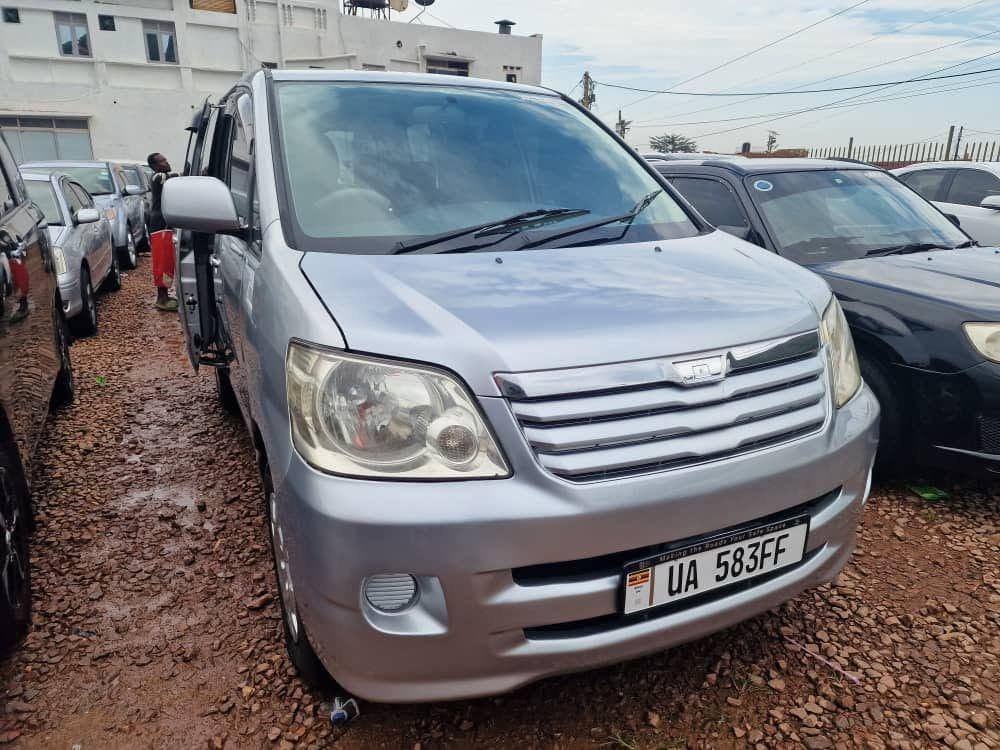 used toyota noah
