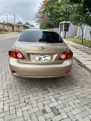 A picture of FIRST OWNER TOYOTA COROLLA 2010 DIRECTLY FROM OWNER ENGINE GEAR