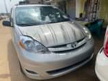 A picture of Toyota sienna 2010