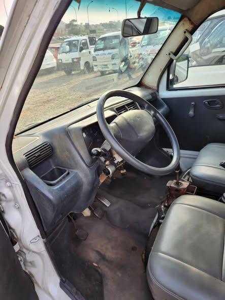 A picture of Daihatsu Mini Bus