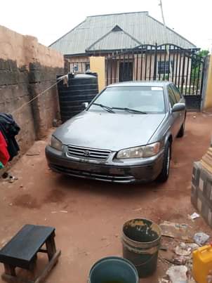 A picture of Toyota Camry 2 2 crystal light