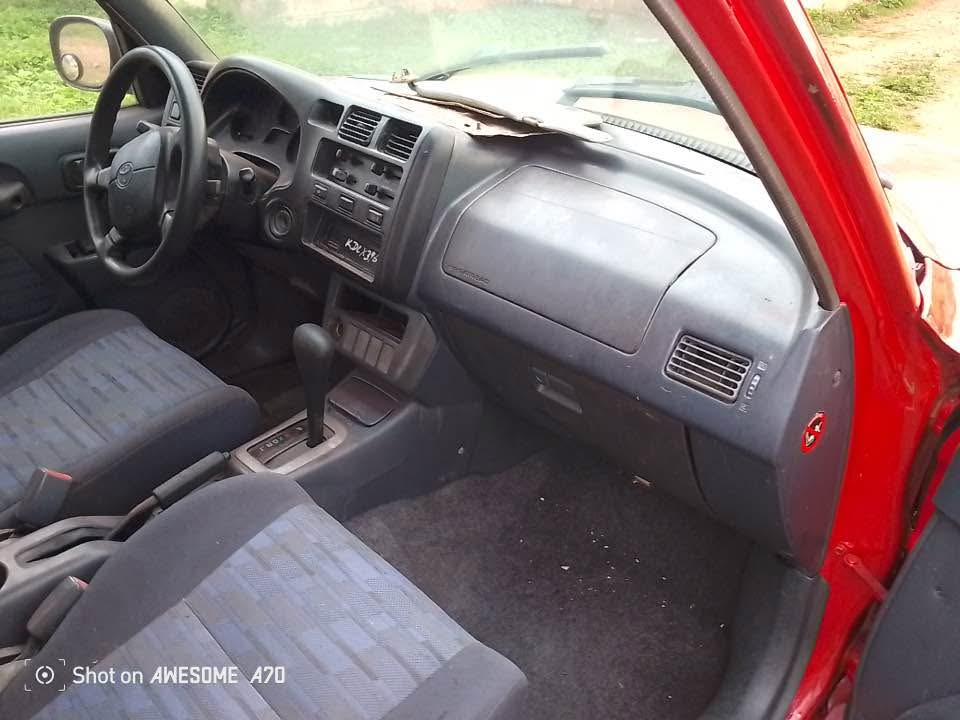 A picture of Toyota RAV4 2000