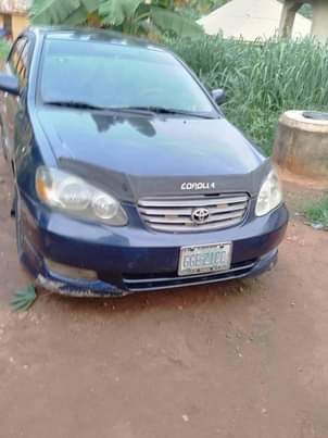 A picture of Toyota corolla 2004 SE