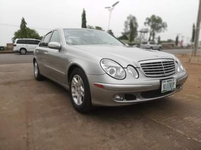 A picture of Belgium standard Firstbody Mercedes Benz e350 2008 model with duty