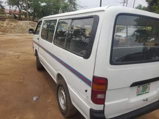 A picture of Toyota Hiace Big Bumper 