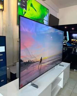 A picture of MKOPO FREEZER NA FREEGE TV nk tupigie KUPITIA NAMBA 0624337439