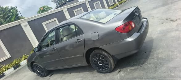 A picture of Toyota Corolla 2004