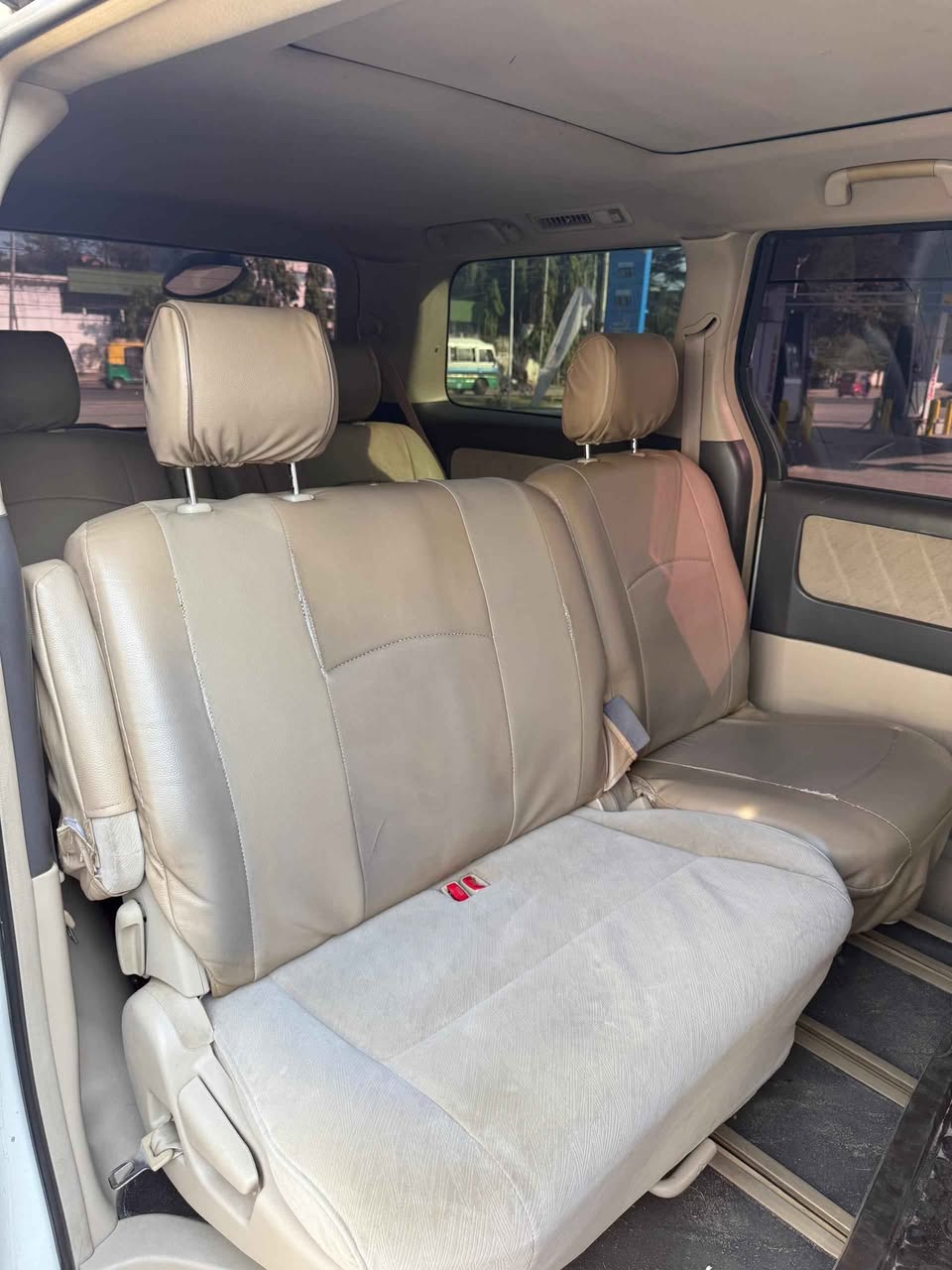 A picture of Toyota Alphard