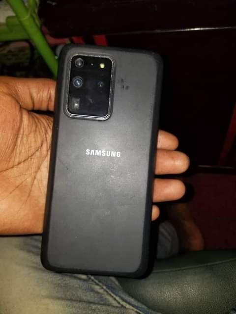 A picture of Samsung S20 ultra