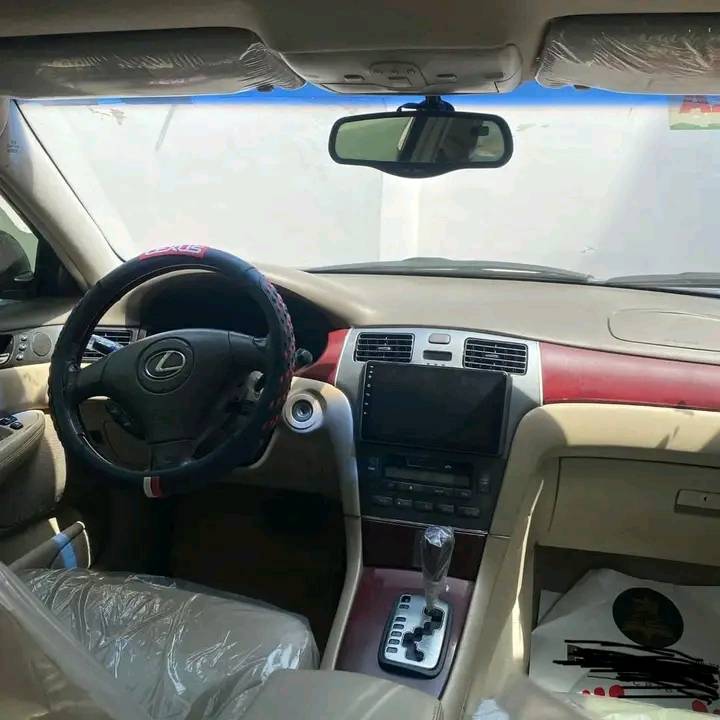 A picture of Lexus Es 330