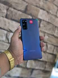 A picture of Samsung s20 fe
