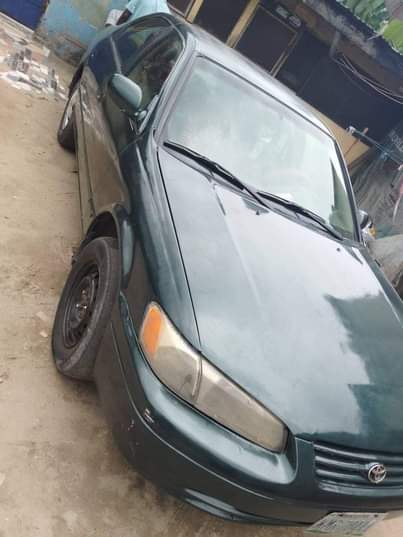 A picture of 2001 Toyota Camry