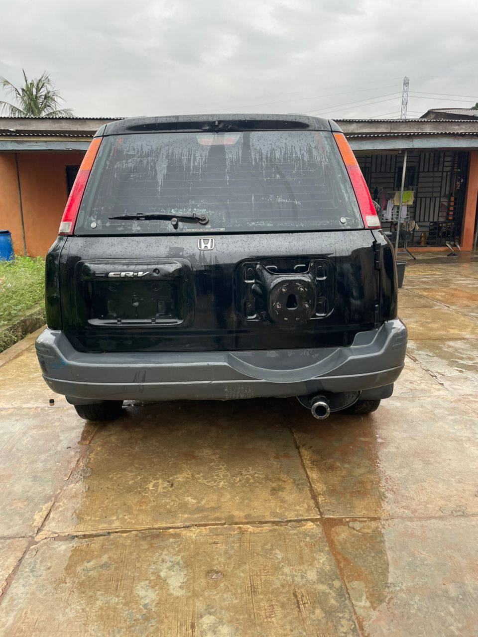 A picture of Good deal sharp clean Naija use honda Crv 2000 .