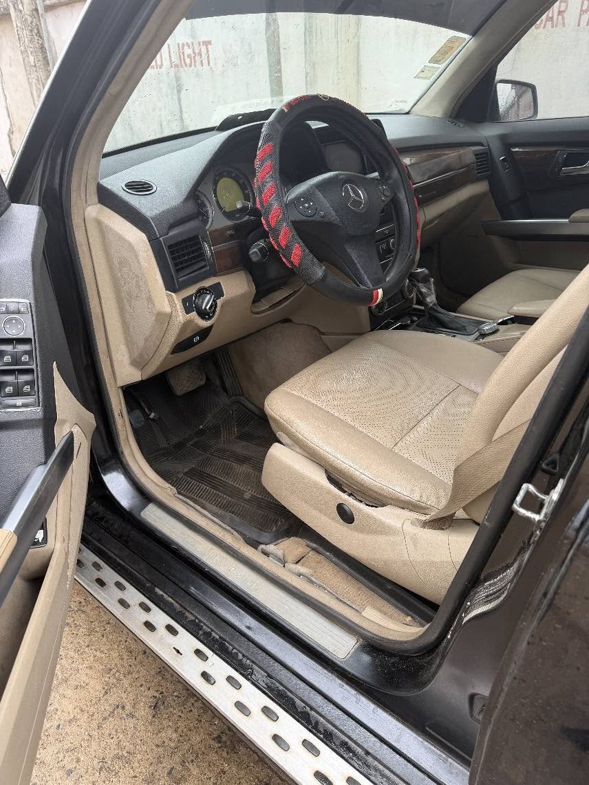 A picture of Mercedes benz glk 350 2010