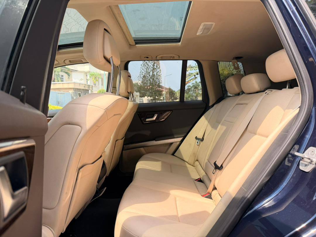 A picture of Mercedes benz GLK350