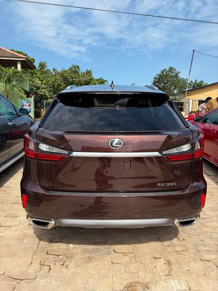 A picture of Lexus RX350
