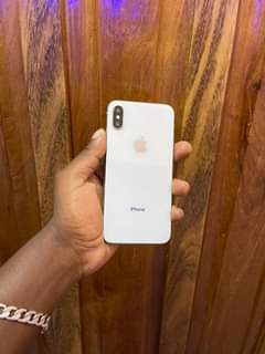 A picture of IPHOME X NO FACE 450 000 NA XR USED 600