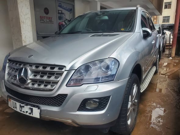 A picture of Mercedes Benz 4matic 2009 model 53m negotiable