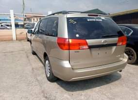 A picture of Tokunbo vehicle Toyota sienna If you are interested call me
