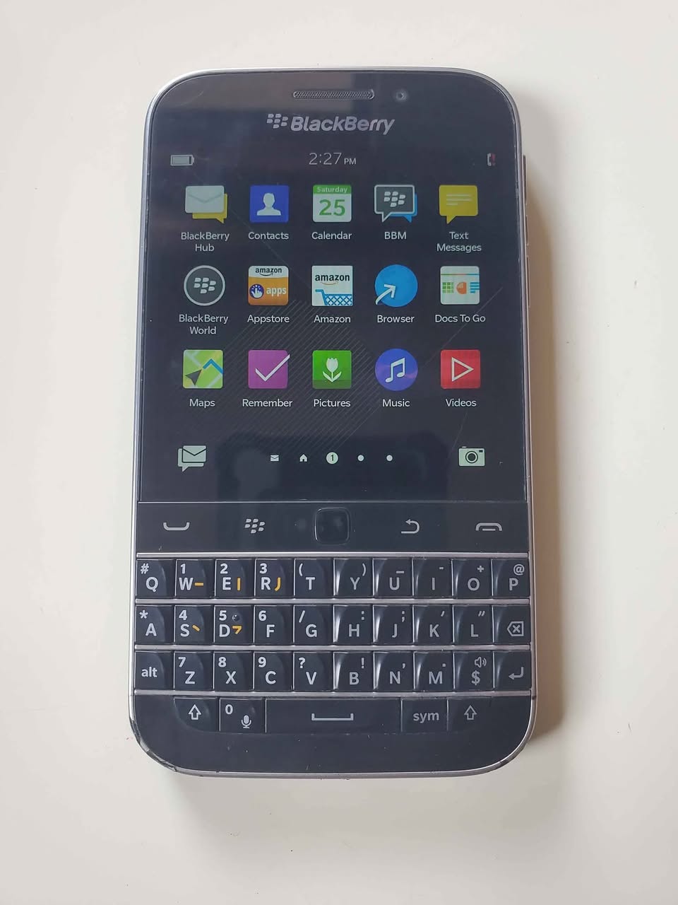 A picture of Foreign used BB classic Q20 16gbrom 4G network with Hotspot