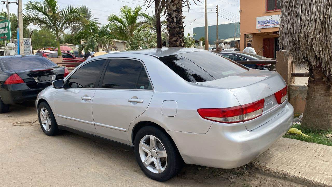A picture of HONDA ACCORD 2004