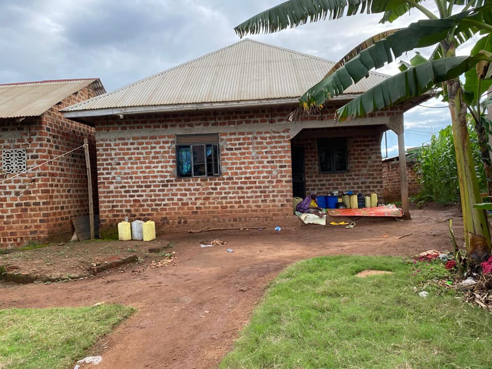 A picture of 28m BANK PRESSURE only UGX 28millions House on quick sale
