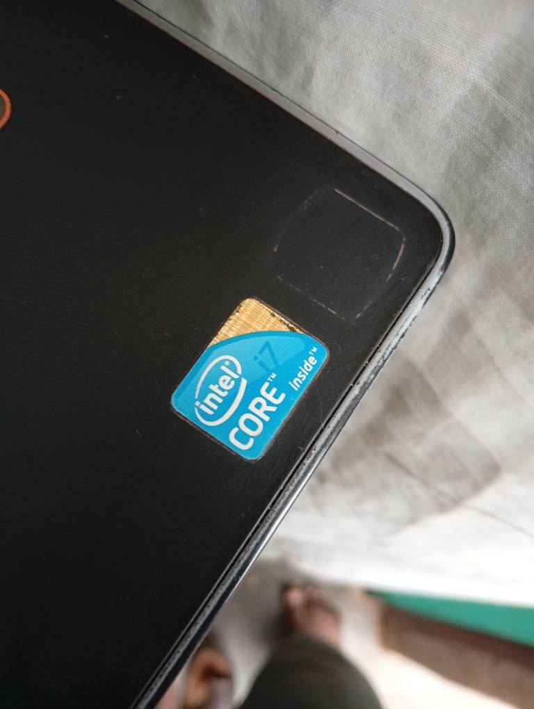 A picture of Dell latitude core i7 3nd gen battery 2 hrs