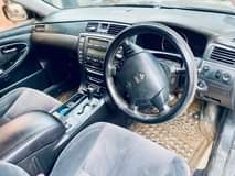 A picture of TOYOTA CROWN ATHERET