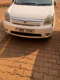 A picture of Toyota raum 16m