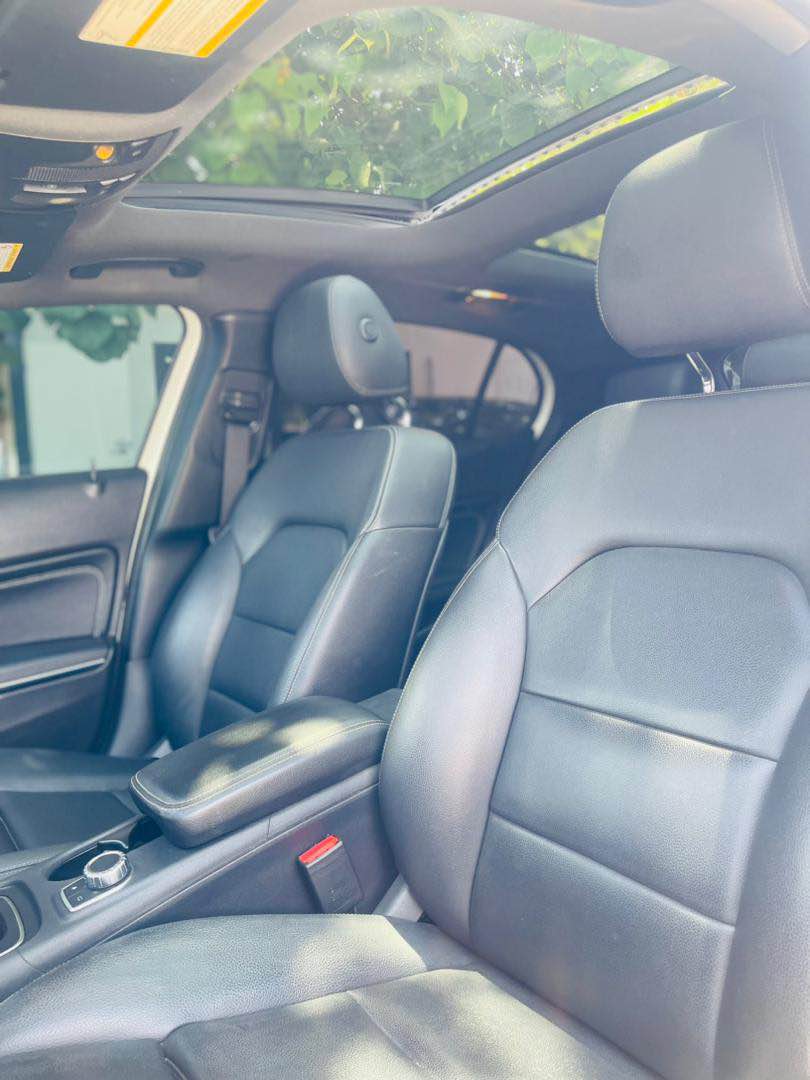 A picture of 2017 MERCEDES BENZ GLA250 4MATIC DIRECT BELGIUM FULL OPTION