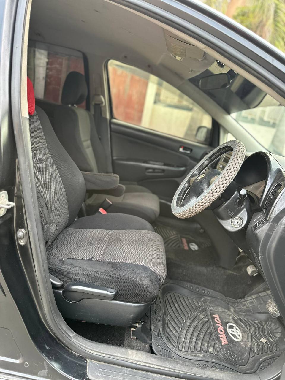 A picture of Make Toyota Model wsh Mwaka 2004 Cc 1790 Bei 9