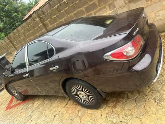 A picture of Registered Lexus Es330 available