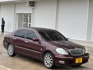 A picture of Brevis maini Engine ndogo Mwaka. 2003 Cc 2490 Gari imefugwa