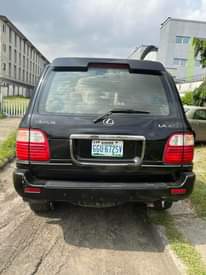 A picture of Lexus LX470