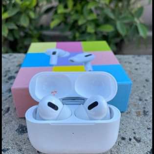 A picture of EARPODS MZIKI