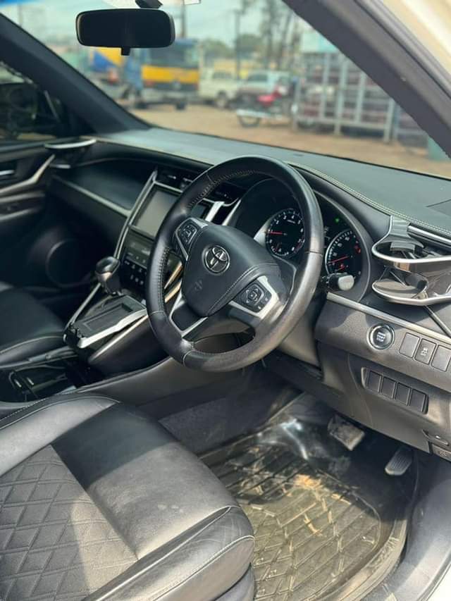 A picture of TOYOTA HARRIER 2014 MODEL