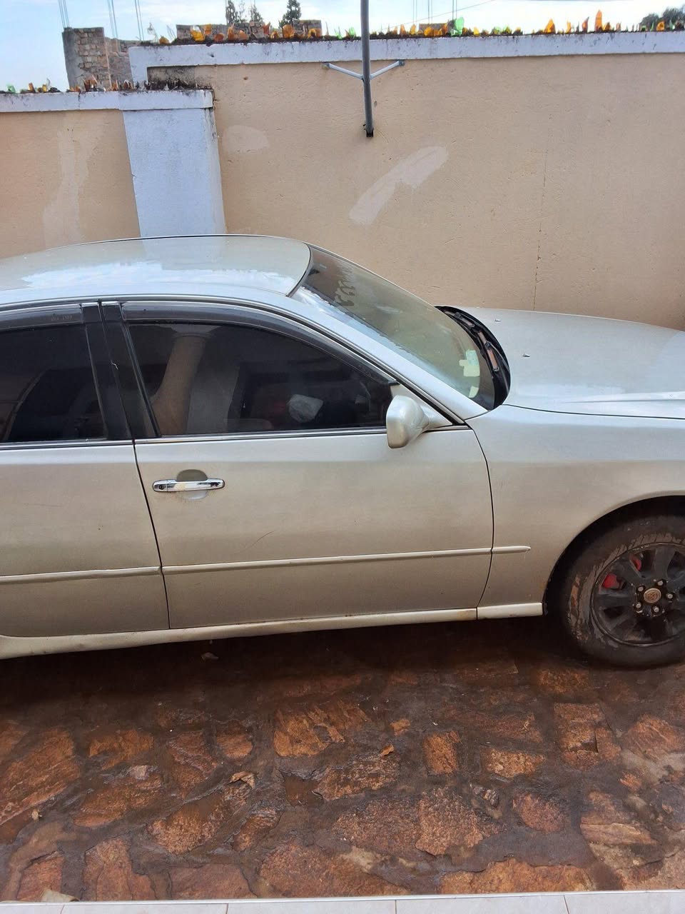 A picture of 2004 Toyota Mark 2grande Beams 2000 2004