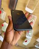 A picture of Iphone XR Dual