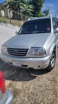 A picture of 2005 Suzuki grand vitara. Must go now.