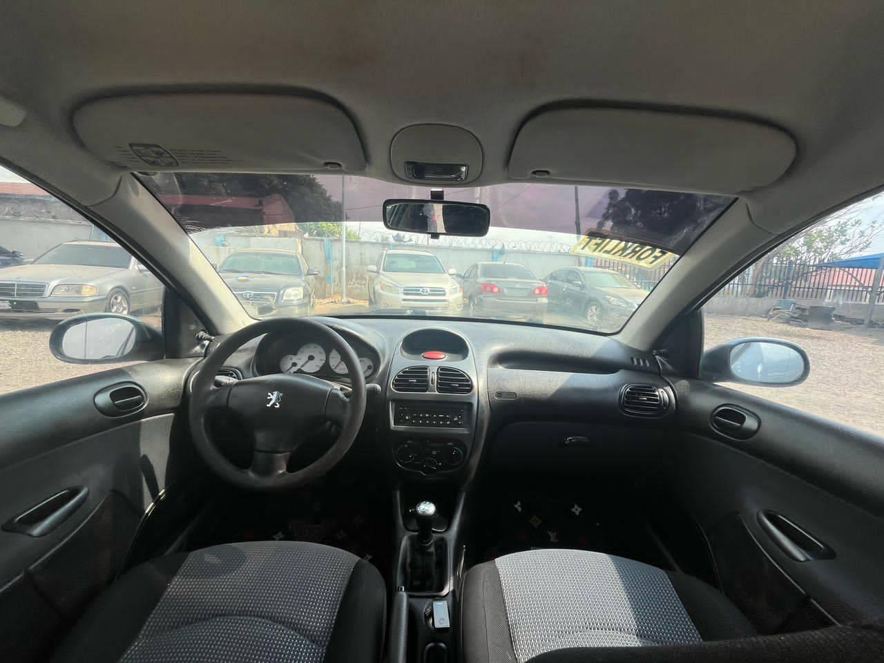 A picture of 2004 Peugeot 206