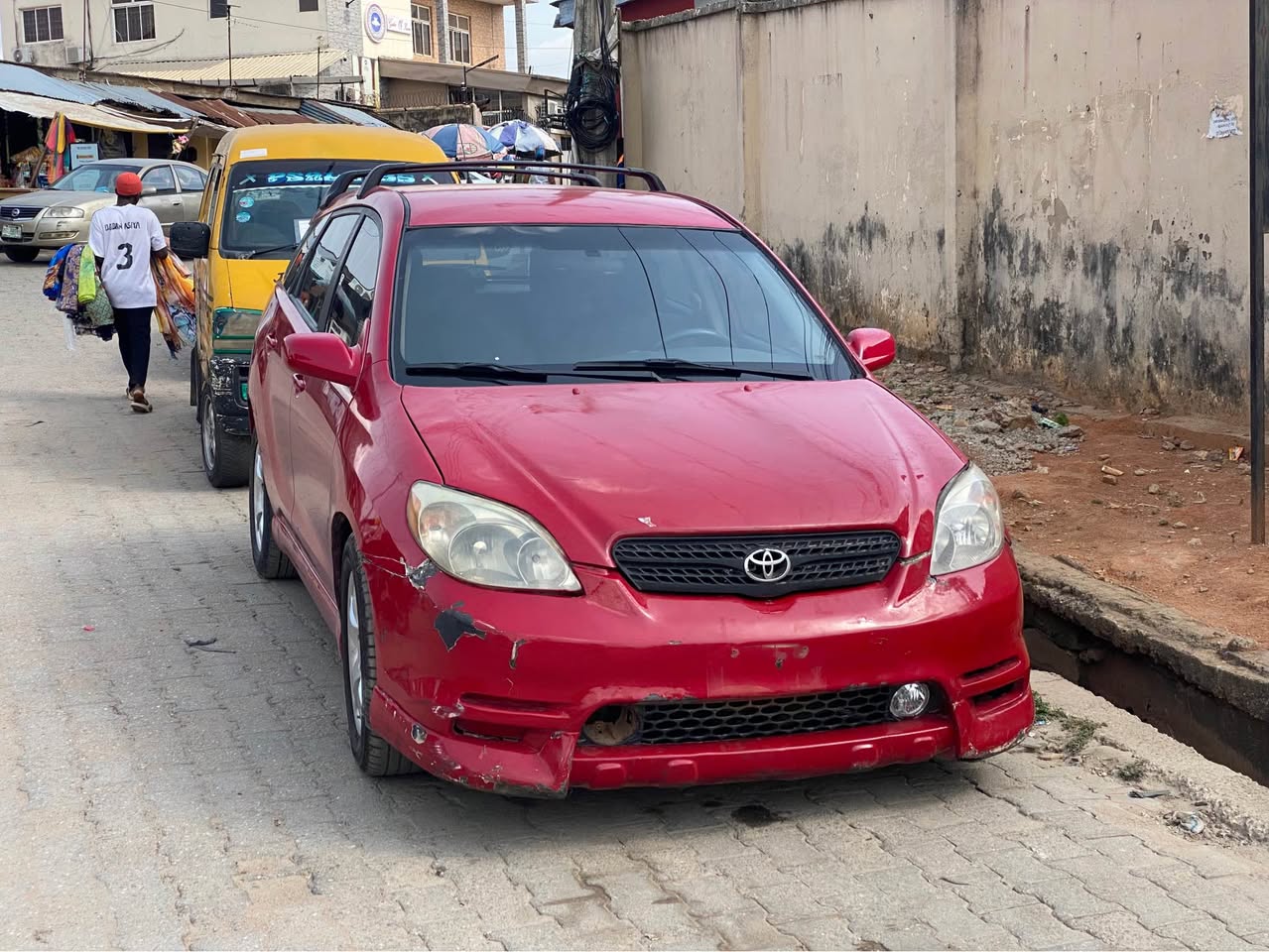 A picture of TOYOTA MATRIX 2004