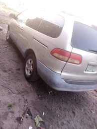 A picture of Toyota sienna baked on first body untouched engine and gear