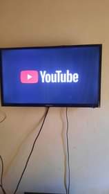 A picture of Hisense 32 inches tv smart