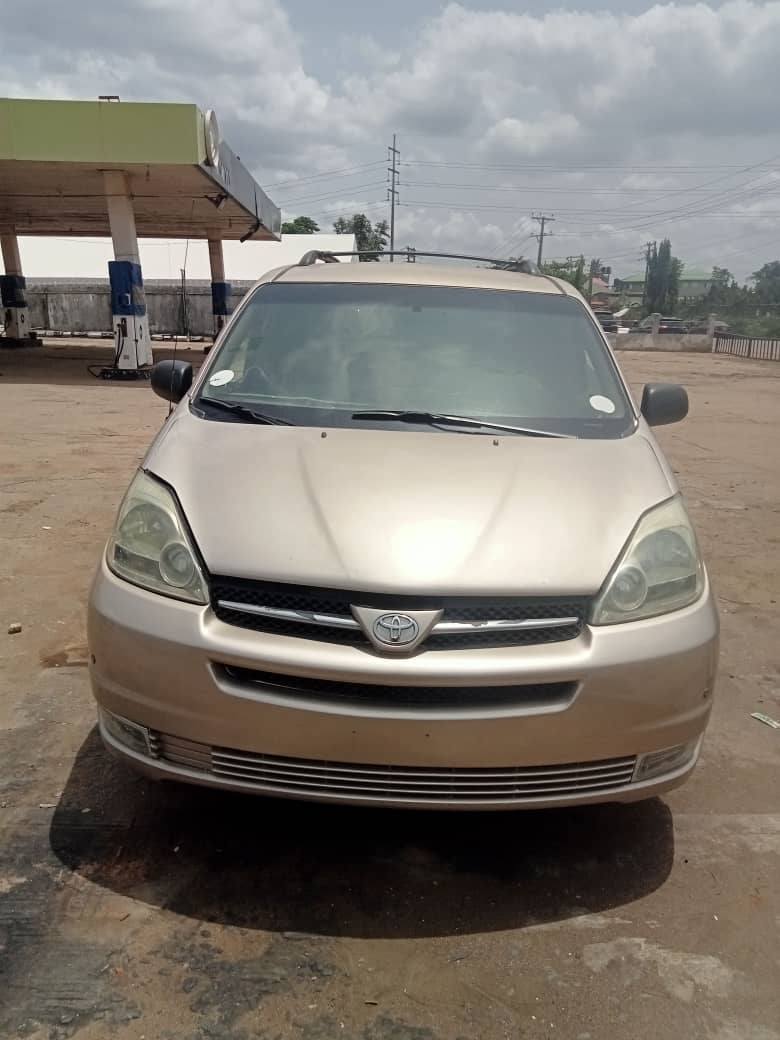 A picture of Toyota Sienna 05 06 first user nothing to fix everything