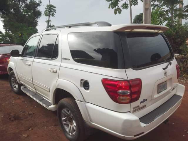 A picture of Toyota Sequoia