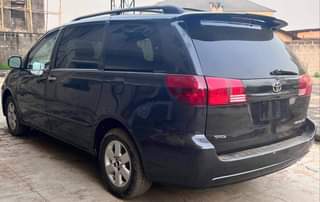 A picture of 2005 Toyota sienna 2005 sienna reg 55000