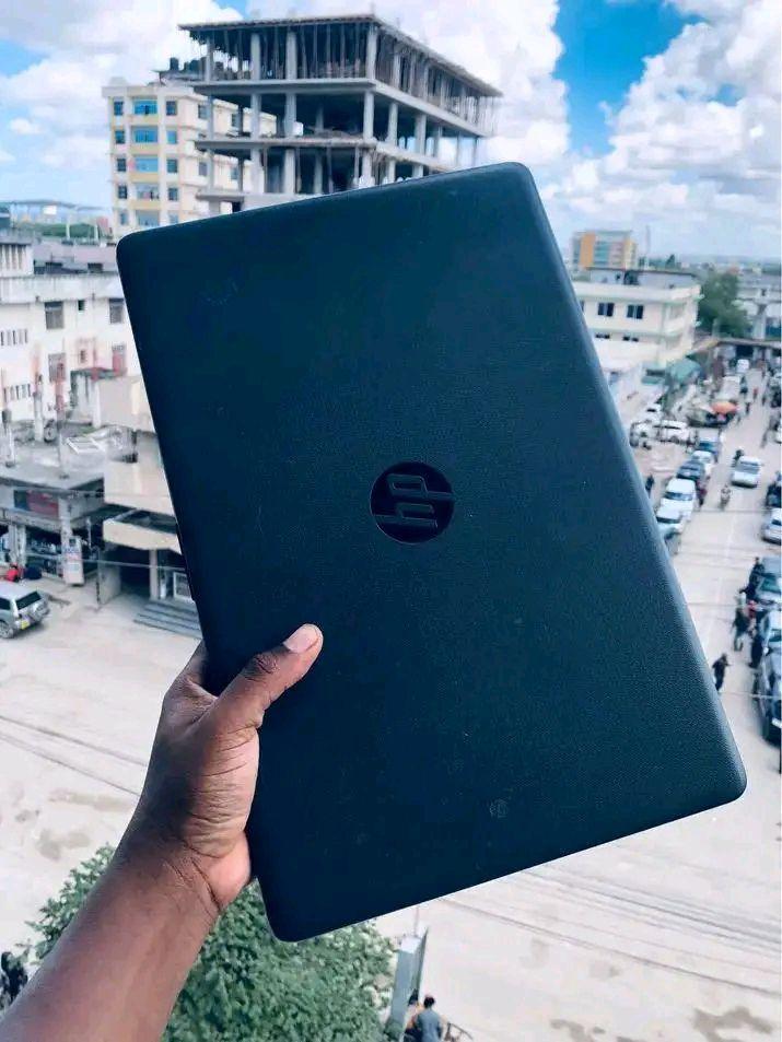A picture of Hp 250 g7