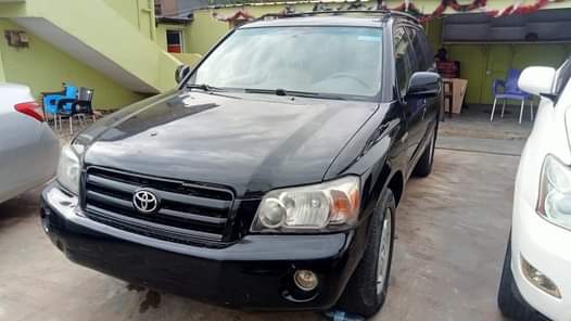 A picture of Toyota highlander 2007 Flashed on first body 3 rows Engine